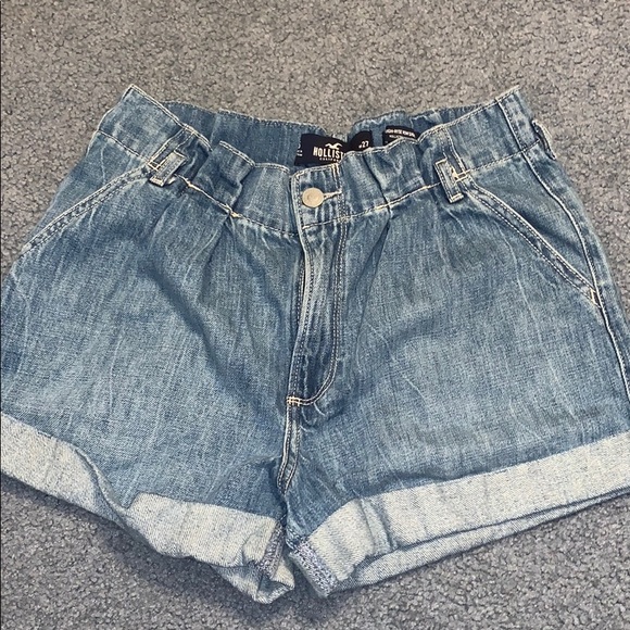 Hollister Pants - denim hollister shorts